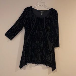 Beautiful scoop neck top! Great for the holidays!